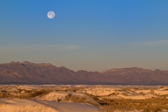 Sunrise-with-Moon-Landscape-White-Sands-National-Monument-New-Mexico